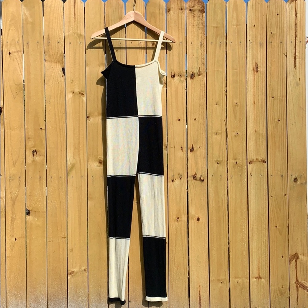 Pattern dance warmup jumper